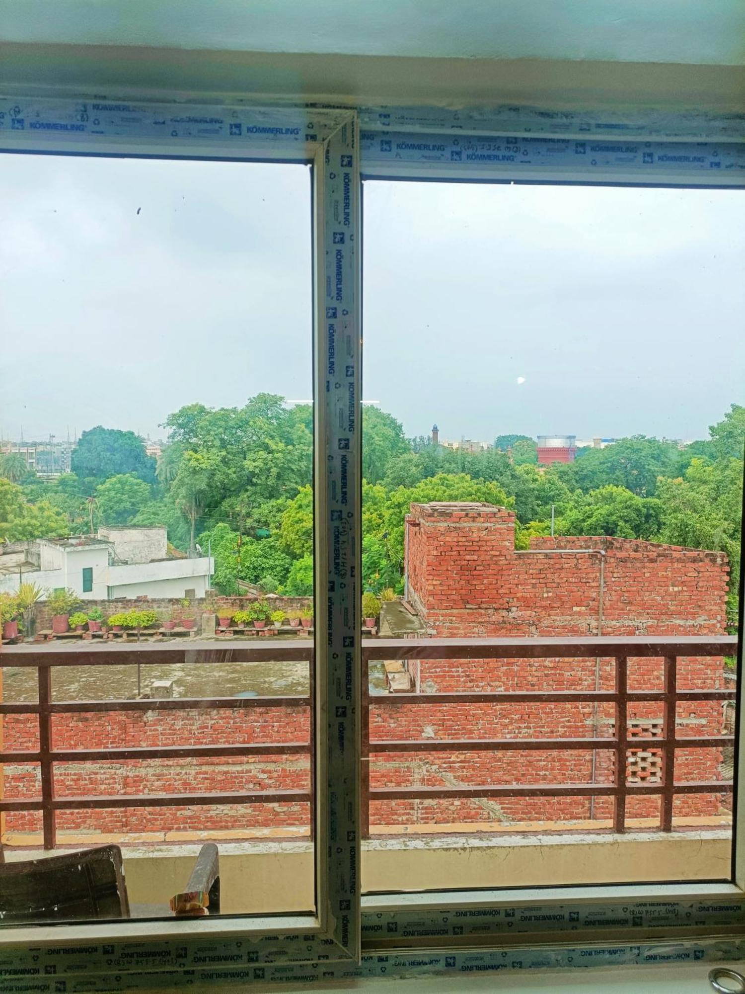 Pretty Garden View Apartment 3Bhk Furnished Flat Near Kashi Vishwanath Temple Varanasi Esterno foto